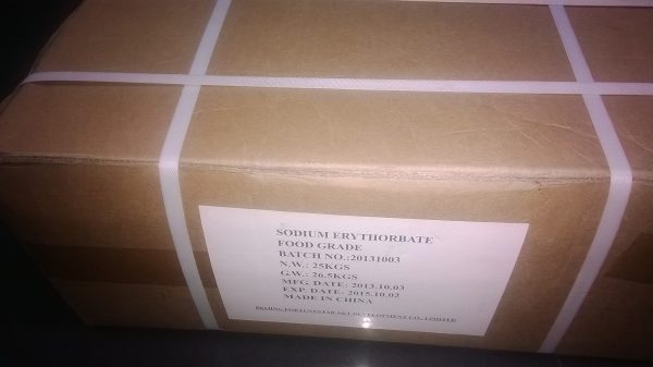 Sodium erythorbate (E316) là sản phẩm chống oxi hóa, qua đó duy trì màu sắc và mùi vị tự nhiên đặc trưng cho từng loại thủy hải sản, đồ hộp, các sản phẩm thịt và nước giải khát.